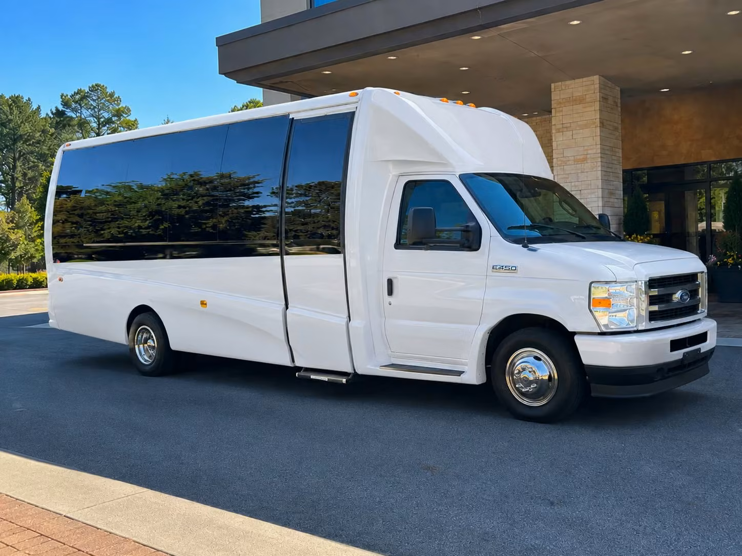 boise 20 passenger minibus rental