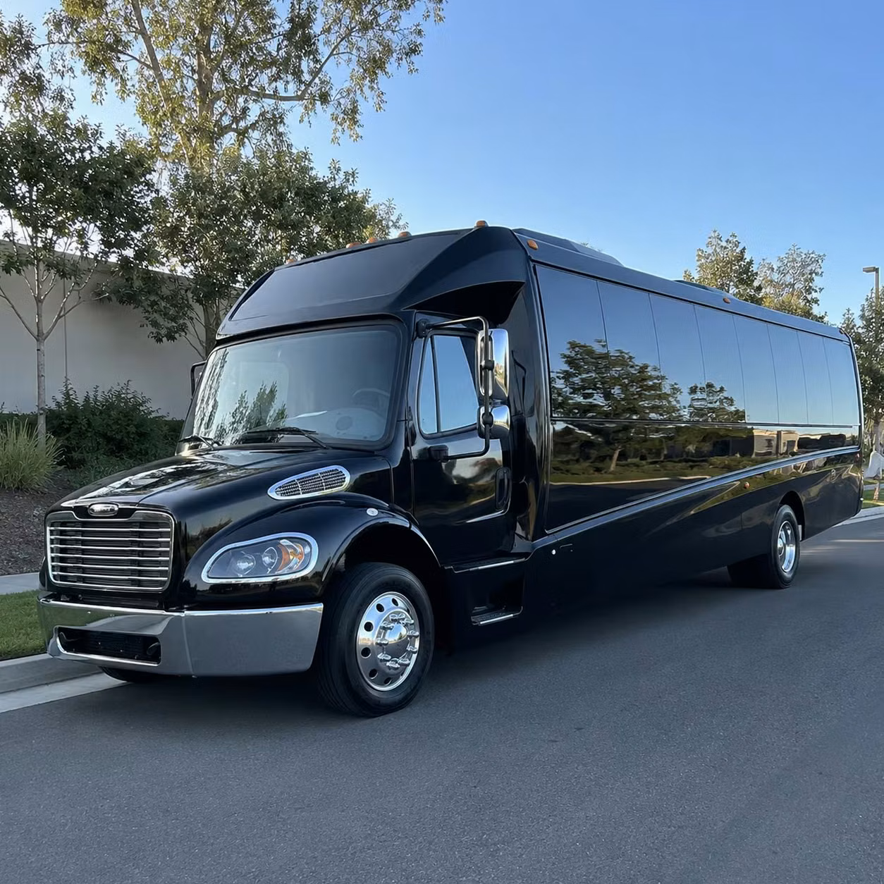 minibus and charter bus rentals for boise concerts and special events